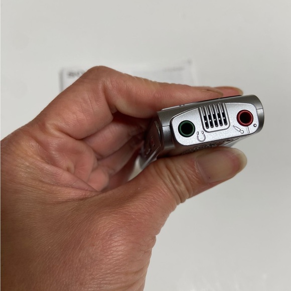 Sony ICD bx700 280 hours of recording time (LP mode)
1 GB Flash Memory - Picture 6 of 8